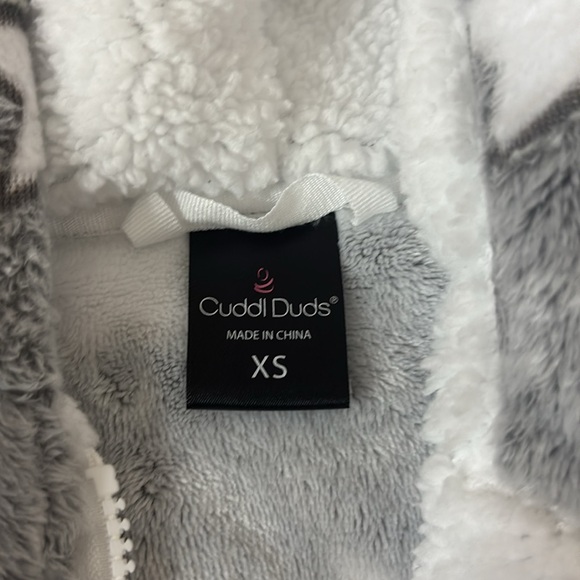 Cuddl Duds brand, fleece zip up hoodie - Picture 3 of 3